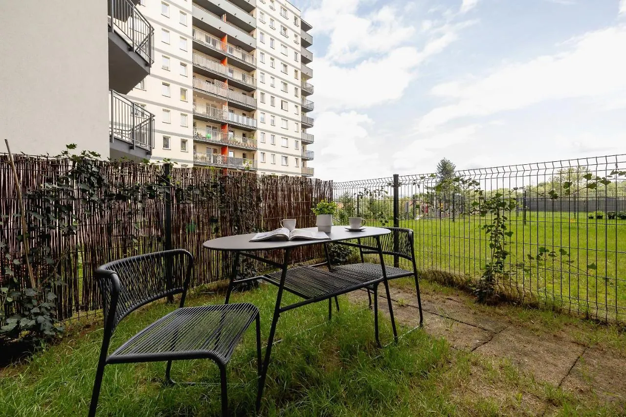 Elegant Studio Szpakowa 10 With 2 Parking Spaces & Terrace By Noclegi Renters Krakow Poland