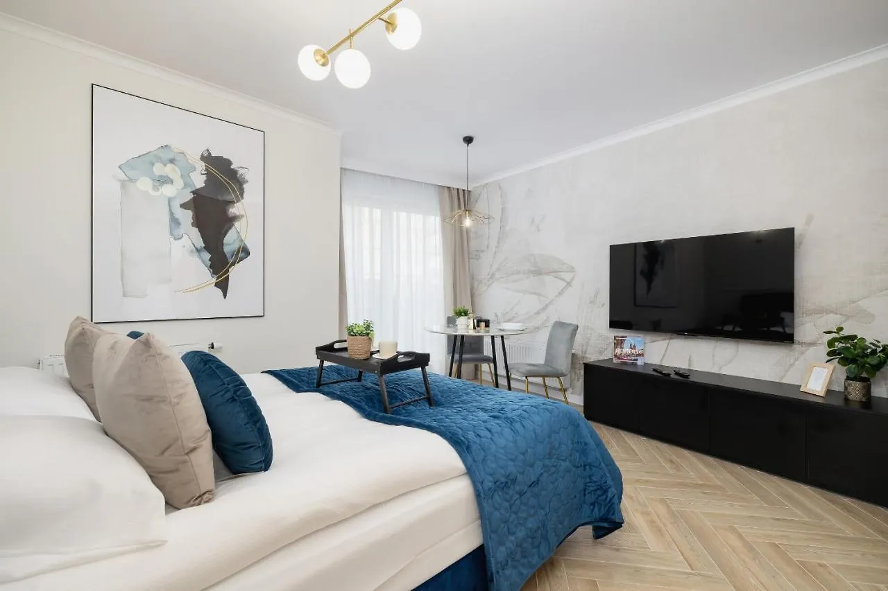 Elegant Studio Szpakowa 10 With 2 Parking Spaces & Terrace By Noclegi Renters Krakow